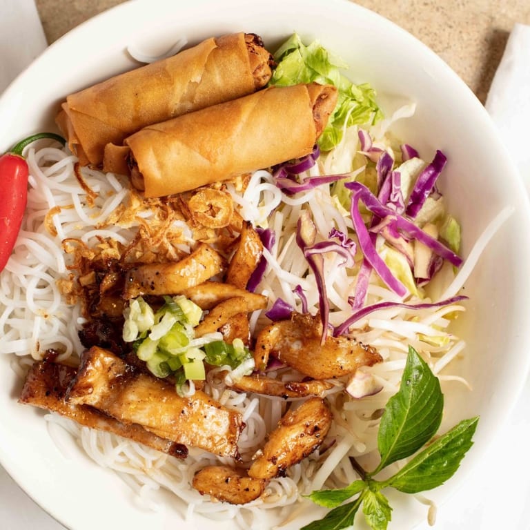 Delicious Asian Flavors: Vietnamese, Pho, Noodles, Boba