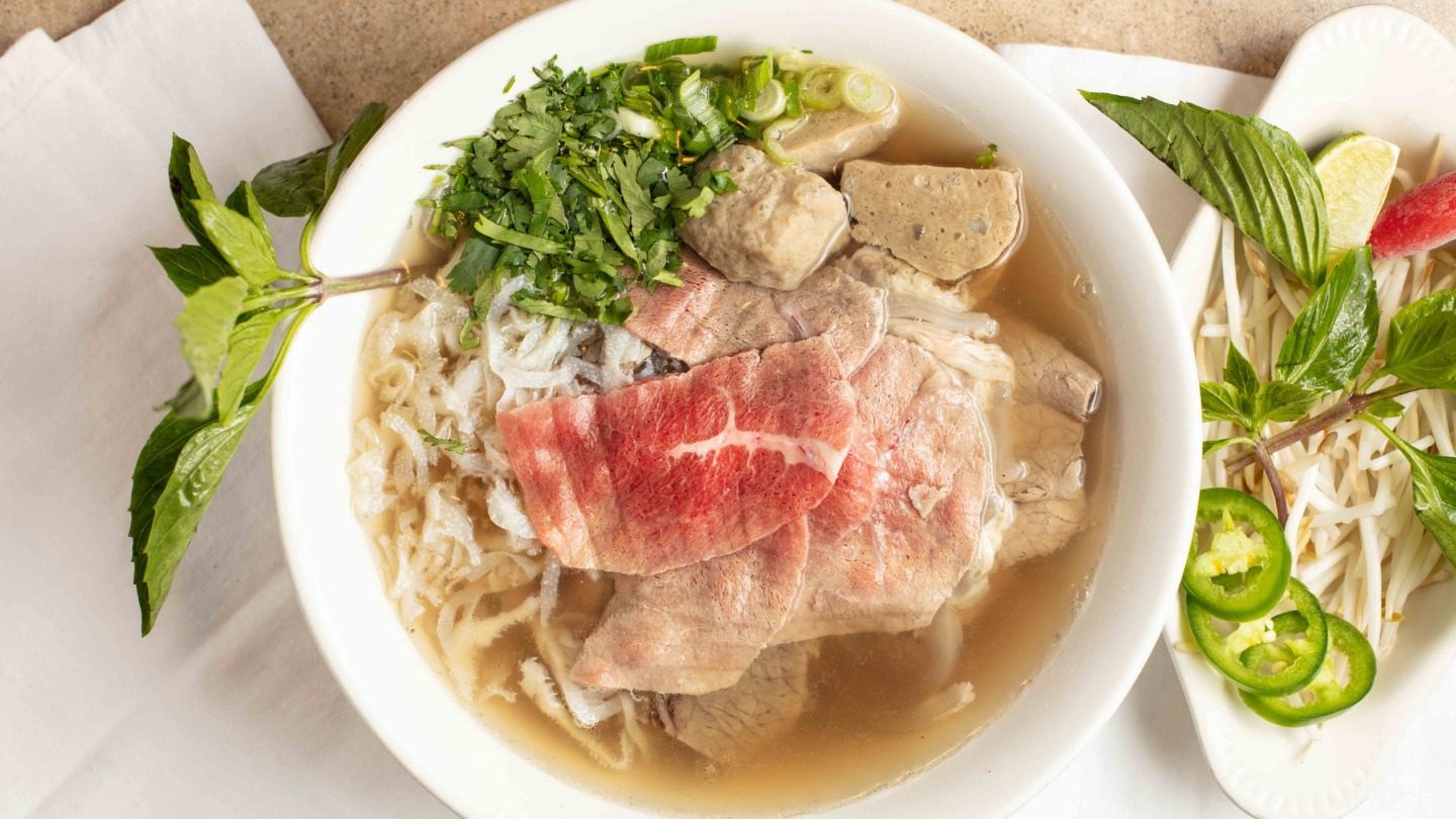 1. Pho Dac Biet  Bo Vien (Combination).