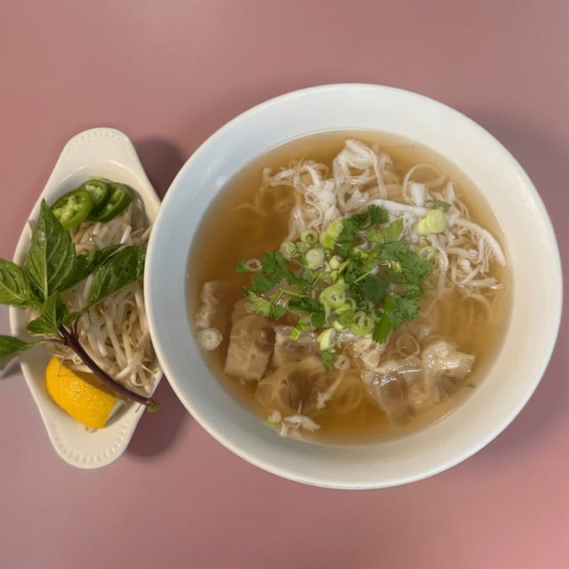 7. Pho Gan, Sach.