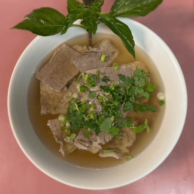 8. Pho Chin, Nam.